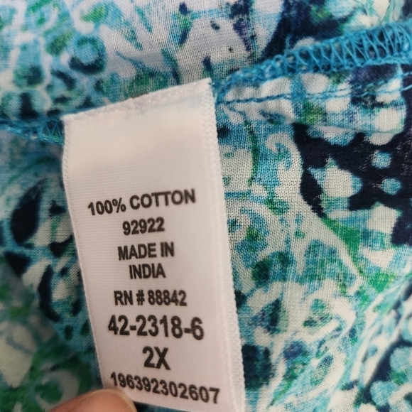 Catherines Womens Plus Size Pintuck Buttonfront Blouse, sz 2X - Picture 11 of 12